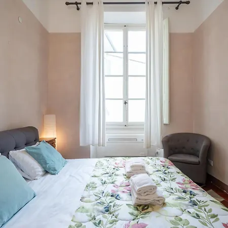 Guesthost - Sant'ambrogio Vibes - Lovely Апартаменты *