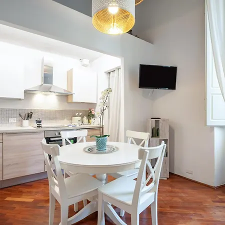 Guesthost - Sant'ambrogio Vibes - Lovely Апартаменты *